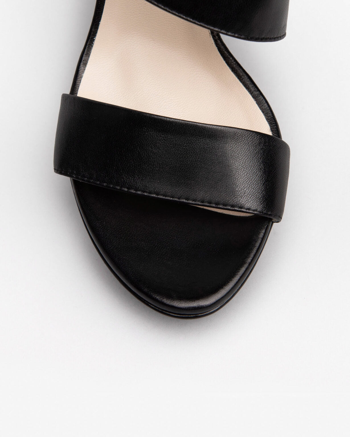 NeroGiardini Sandali donna in pelle
Variante 100 | Colore Nero Art.E410090DE