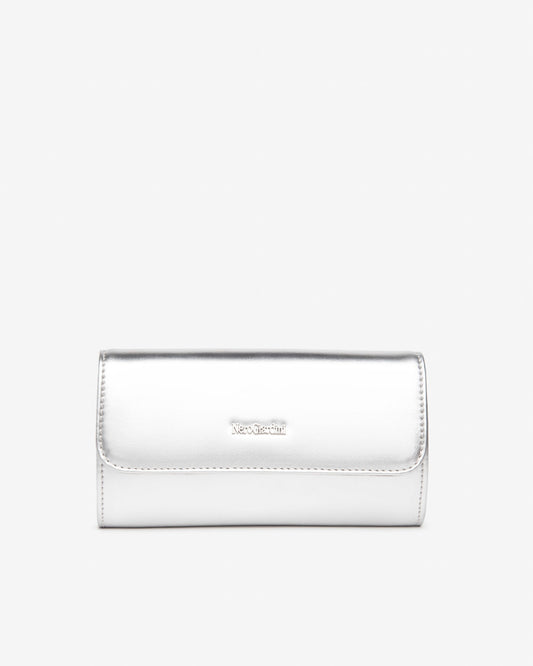 NeroGiardini Pochette da donna in materiale tecnico
Variante 700 | Colore Argento. Art. E443702DE.