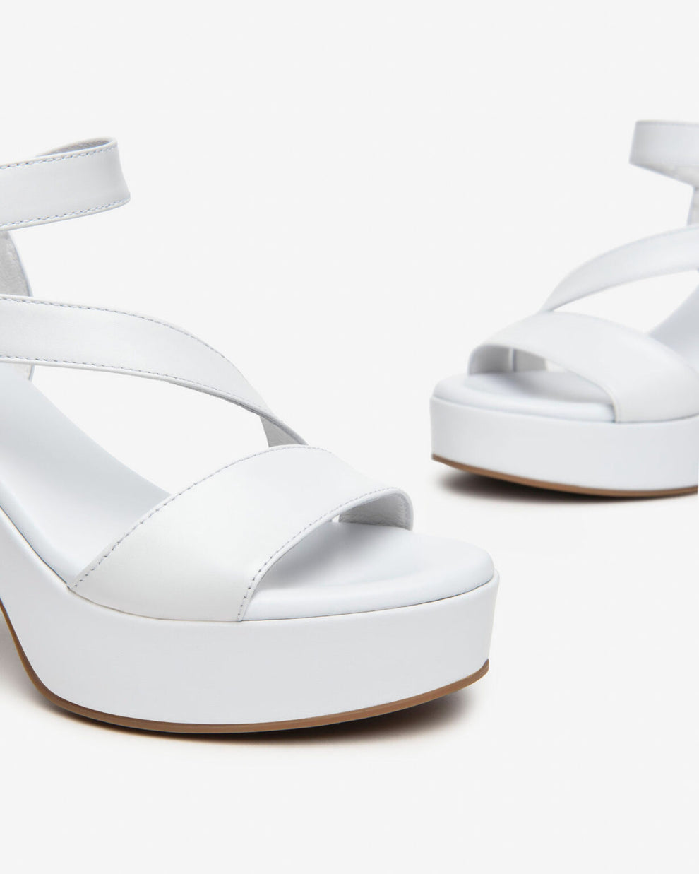 NeroGiardini Sandali donna in pelle
Variante 707|Colore Bianco Art.E410400D